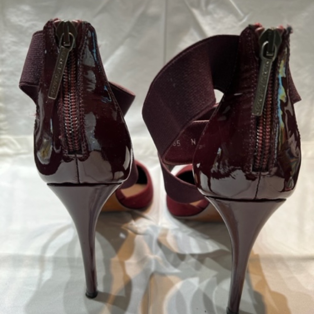 Donald J Pliner Suede and Patent Burgundy Pumps - Size 8.5 N - Like New - Narrow - Picture 4 of 4